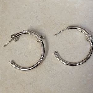 Dupe c.ar.t.i.e.r. nail hoops with pave brand new missing 1 backing
